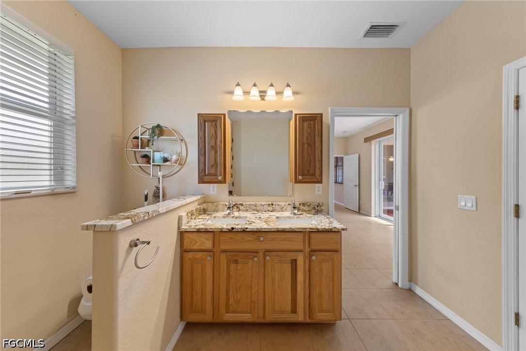 3 Bed Pool Home for Sale in Cape Coral, photo 22