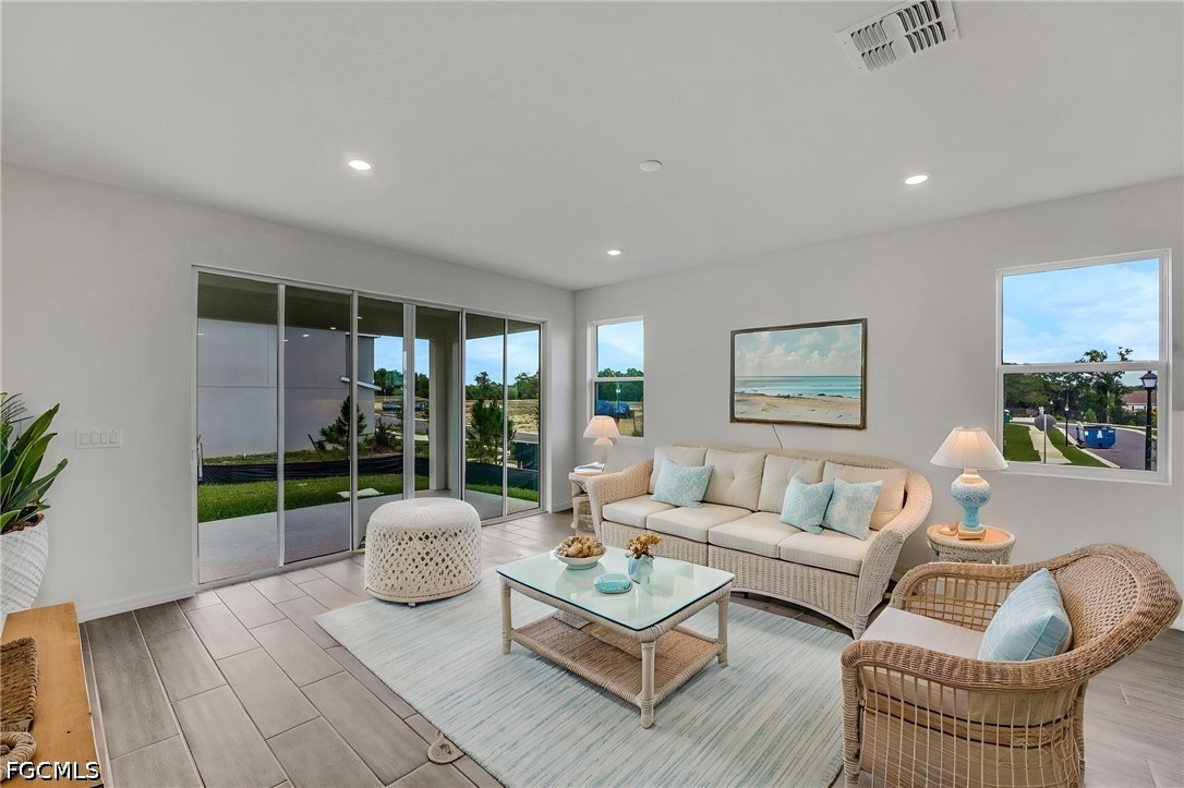 4 Bed SingleFamilyResidence for Sale in Turnleaf, photo 22