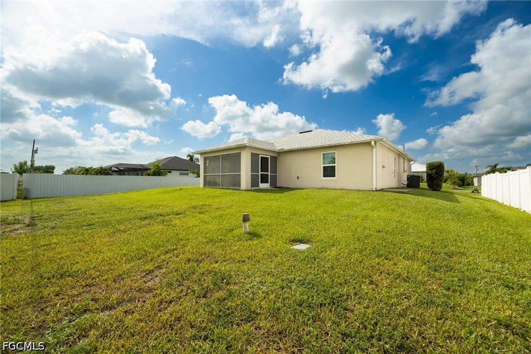 3 Bed SingleFamilyResidence for Sale in Cape Coral, photo 22
