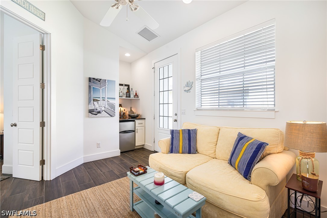 5 Bed SingleFamilyResidence for Sale in Kelly Plaza, FL — photo 22