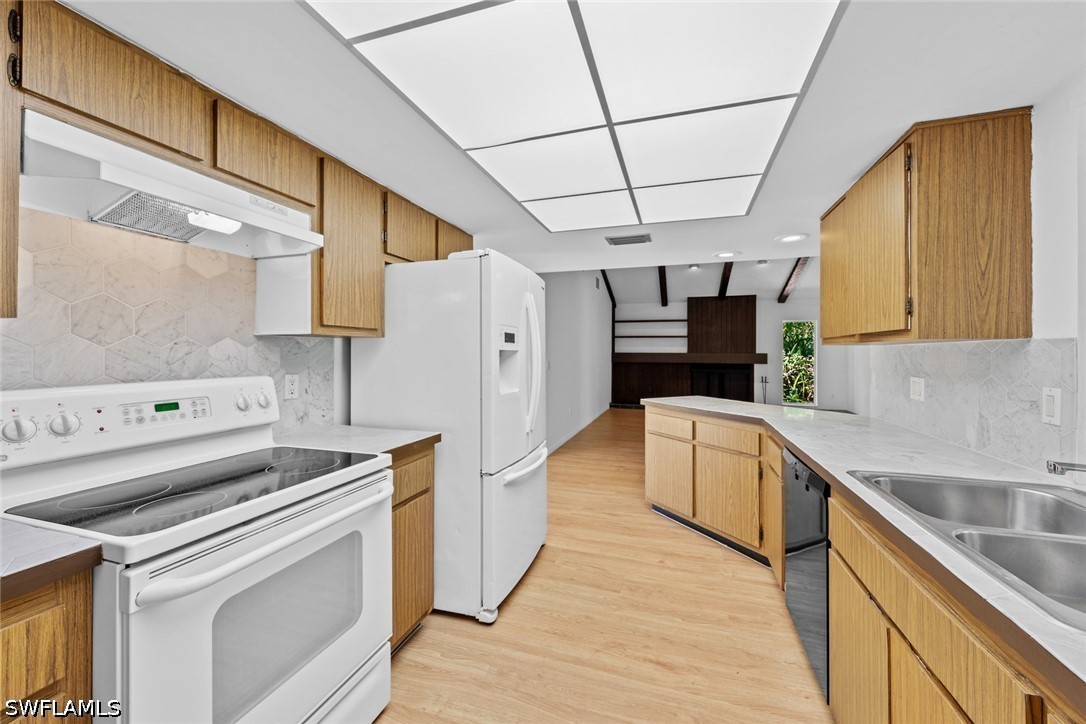 3 Bed SingleFamilyResidence for Sale in North Fort Myers, FL — photo 22
