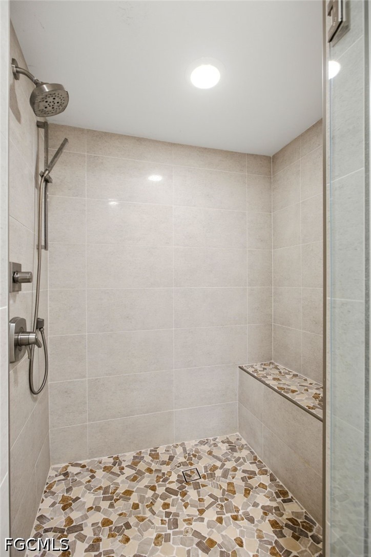 3 Bed Waterfront Home for Sale in Waterside At Bay Beach, photo 22