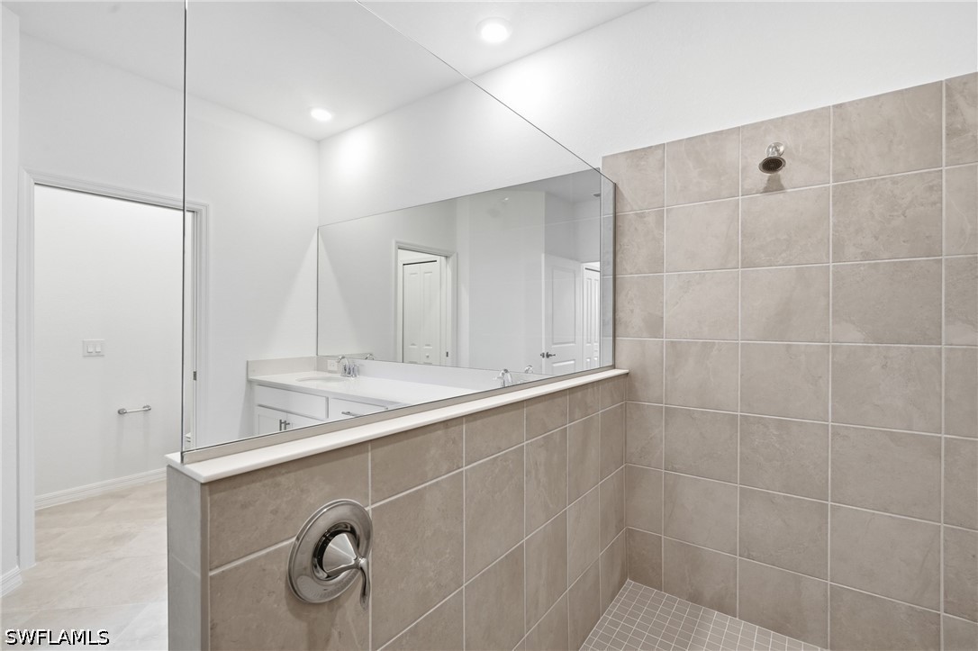 3 Bed Condominium for Sale in Webbs Reserve, FL, $2,500 — photo 22