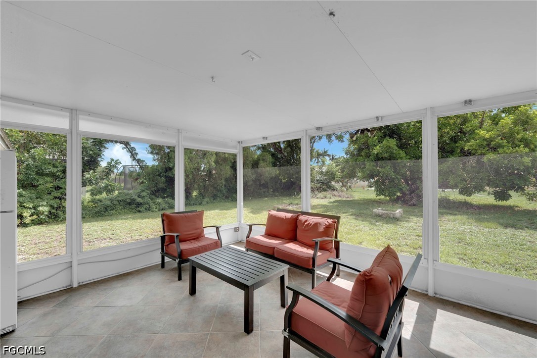2 Bed SingleFamilyResidence for Sale in Cape Coral, photo 22