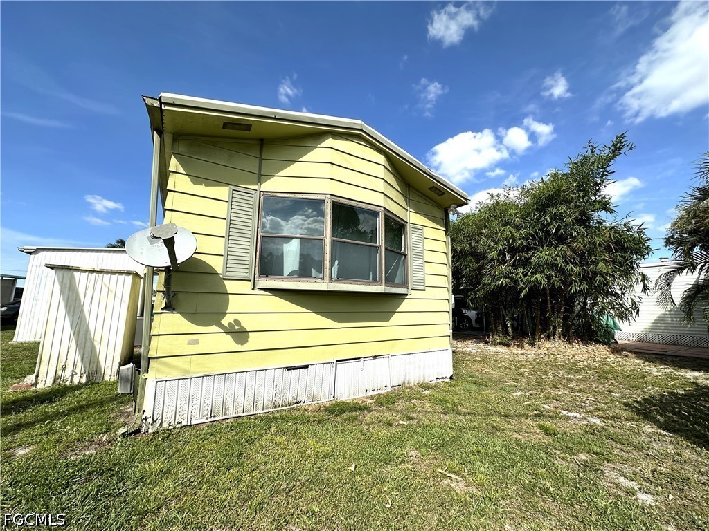 2 Bed ManufacturedHome for Sale in Mobile Manor, FL, $1,200 — photo 22