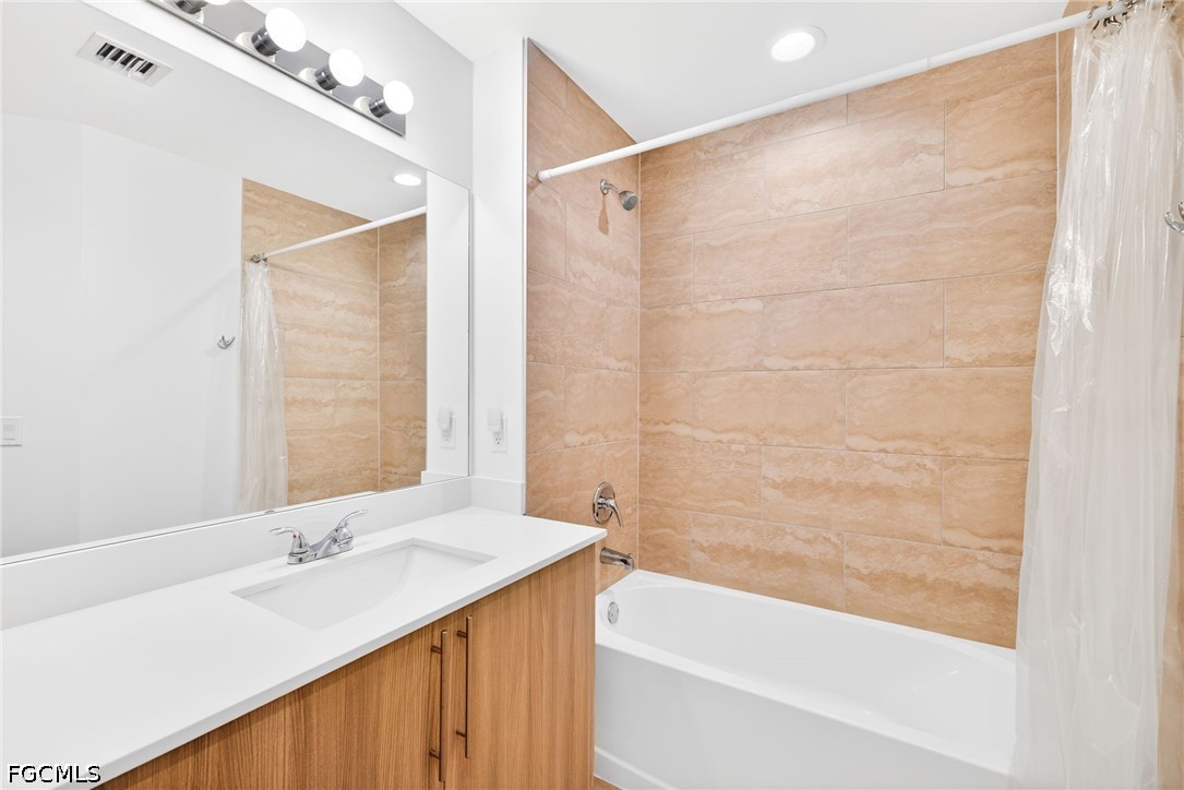 2 Bed Condominium for Sale in Royal Pointe, photo 22