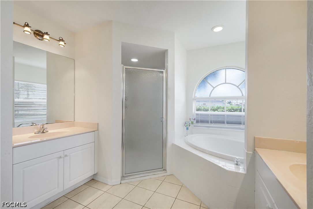 3 Bed Pool Home for Sale in Cape Coral, photo 22