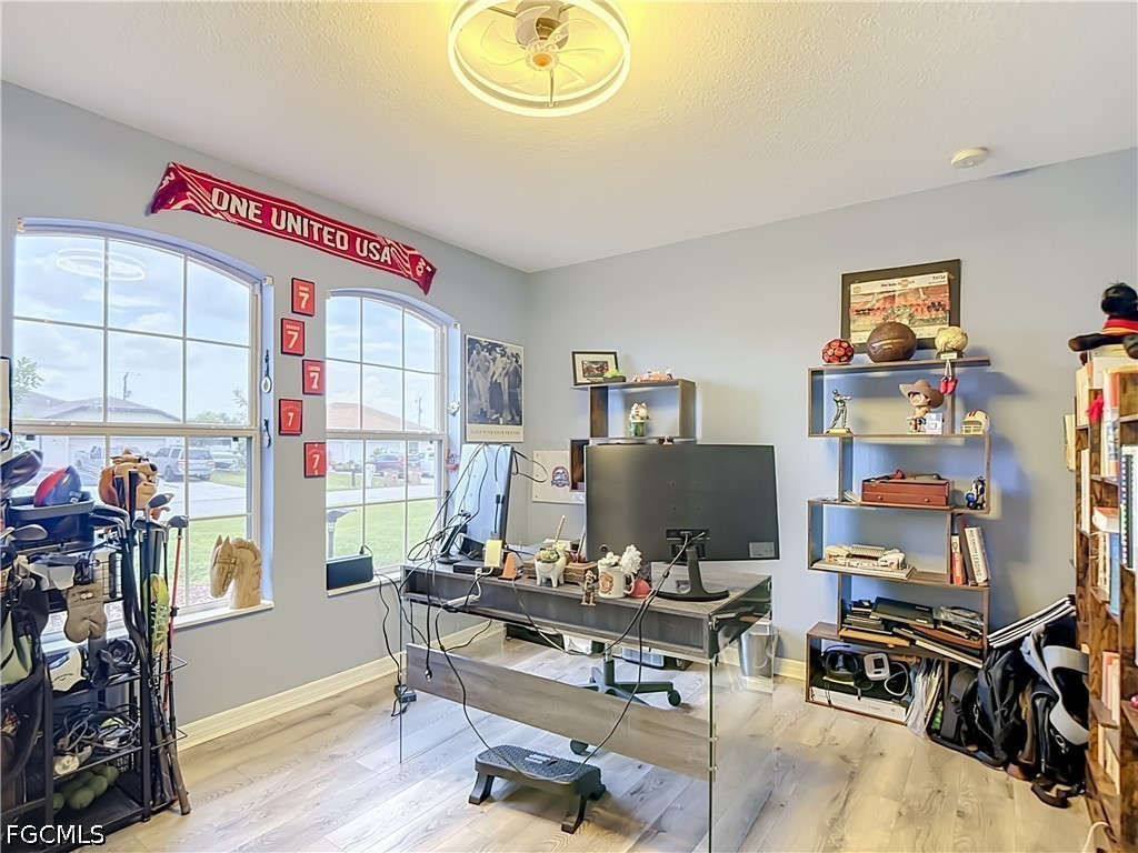 3 Bed SingleFamilyResidence for Sale in Cape Coral, photo 22