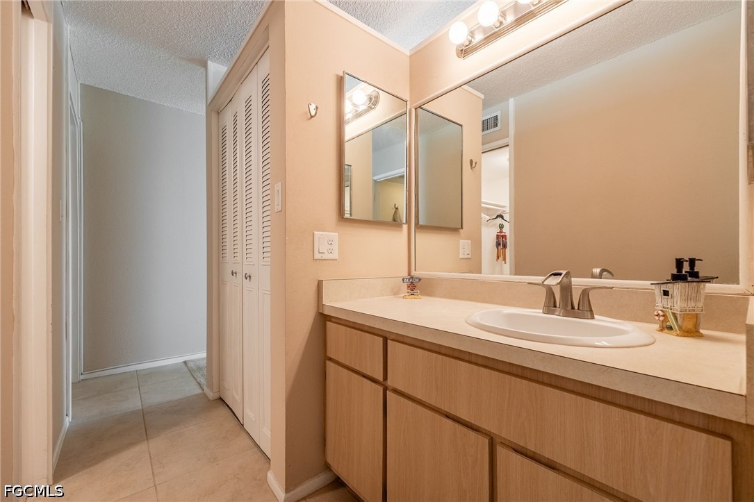 2 Bed Condominium for Sale in Fort Myers, photo 22