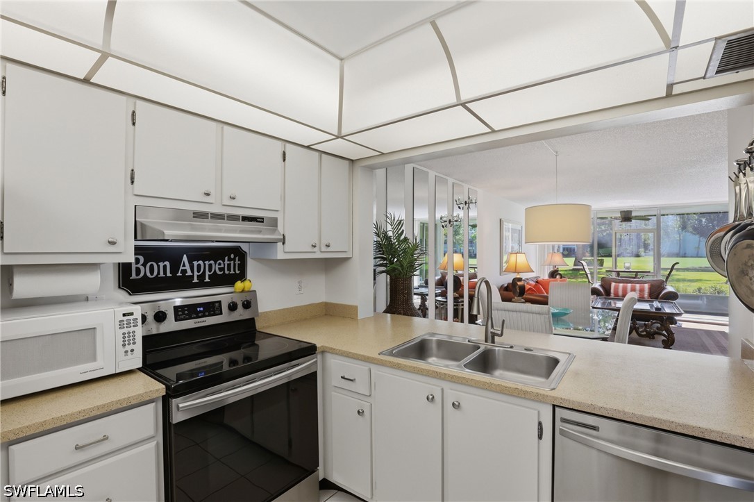 2 Bed Condominium for Sale in Forest Lakes, photo 22