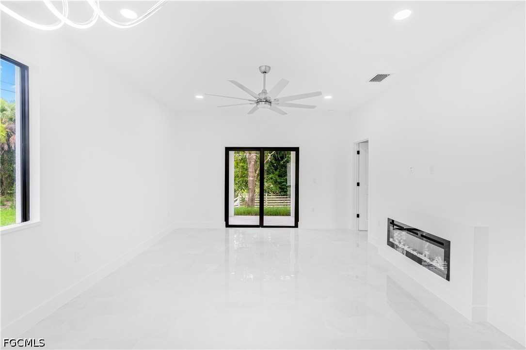 3 Bed SingleFamilyResidence for Sale in Lehigh Acres, photo 22