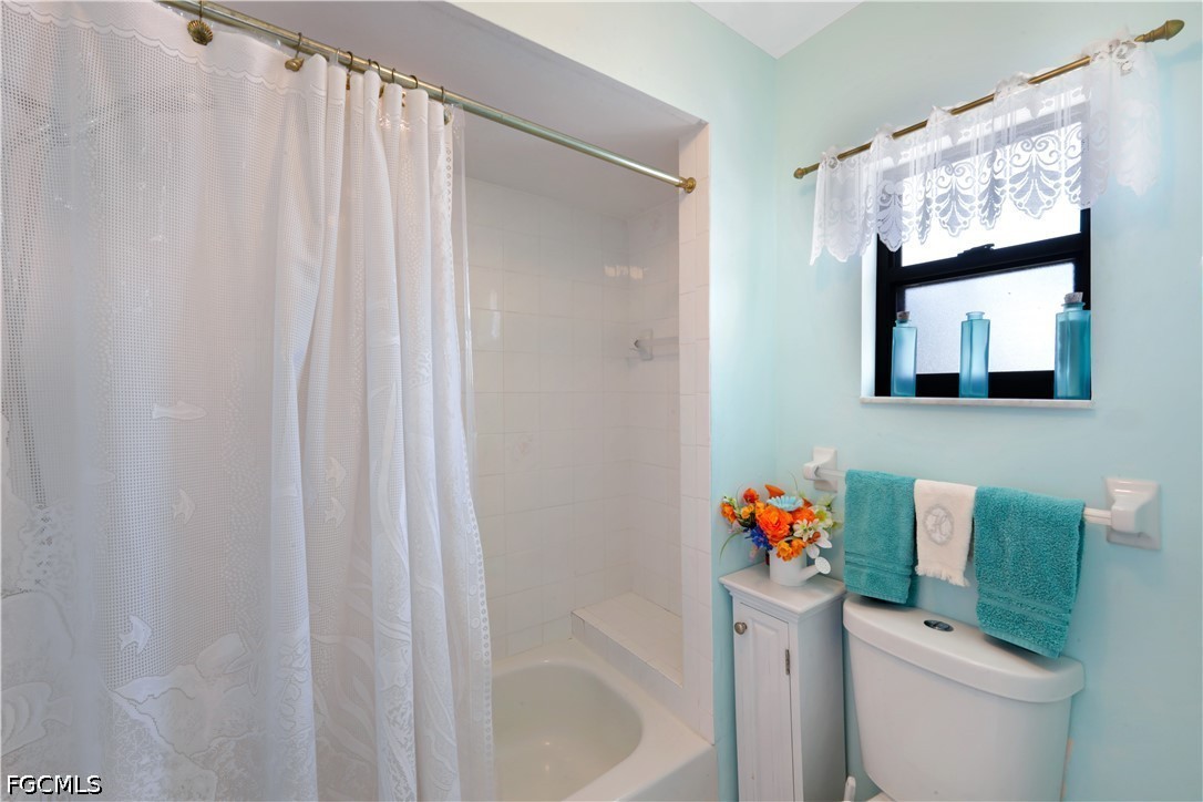 3 Bed Pool Home for Sale in Cape Coral, photo 22