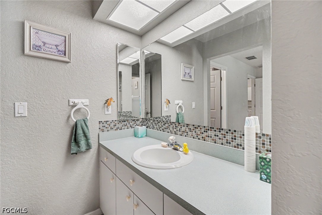 3 Bed Pool Home for Sale in Cape Coral, photo 22