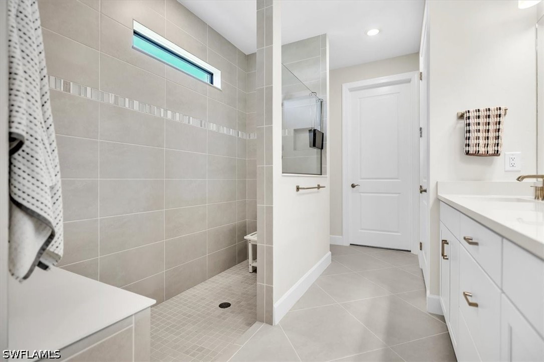 3 Bed Pool Home for Sale in Country Club, photo 22