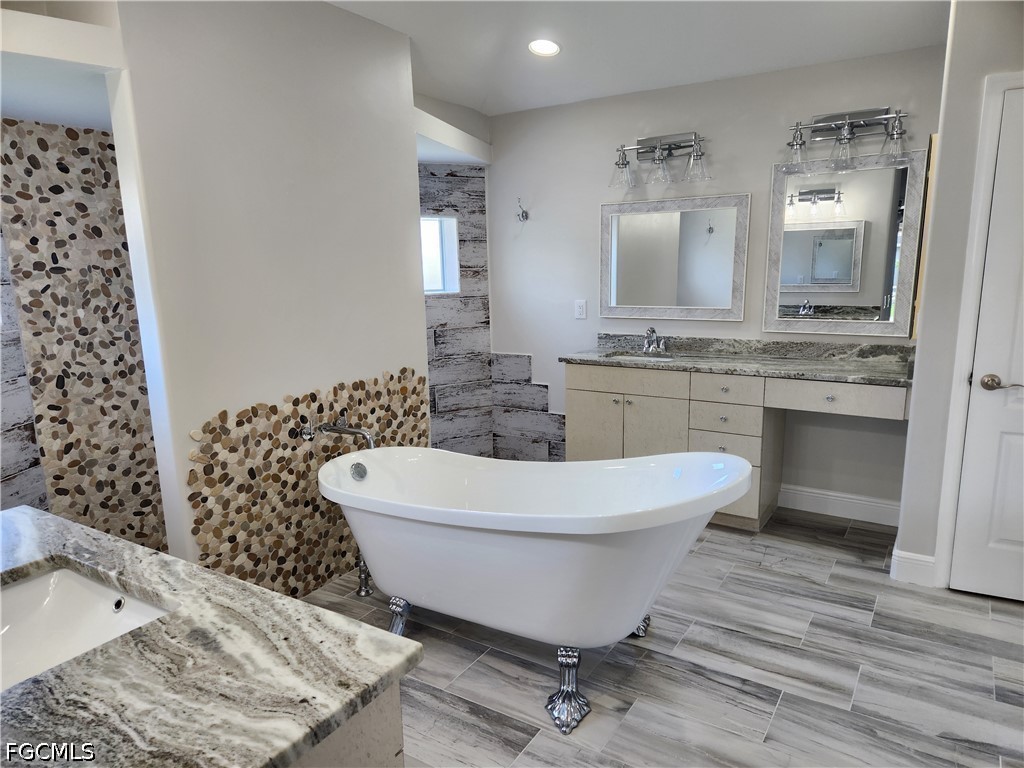 3 Bed Pool Home for Sale in Cape Coral, photo 22