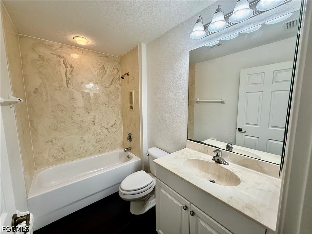 3 Bed SingleFamilyResidence for Sale in Lehigh Acres, photo 22