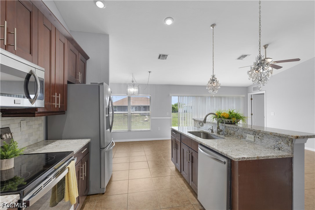 3 Bed SingleFamilyResidence for Sale in Lehigh Acres, photo 22