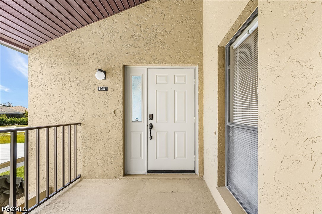 2 Bed Waterfront Home for Sale in Fort Myers, photo 22