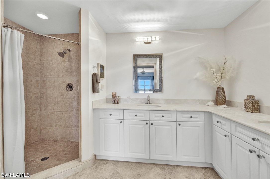 3 Bed Waterfront Home for Sale in The Carlysle, photo 22