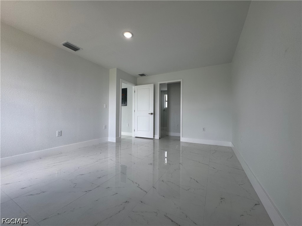 3 Bed SingleFamilyResidence for Sale in Lehigh Acres, photo 22