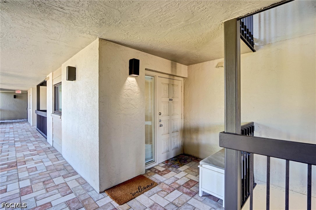 1 Bed Waterfront Home for Sale in Fort Myers, photo 22