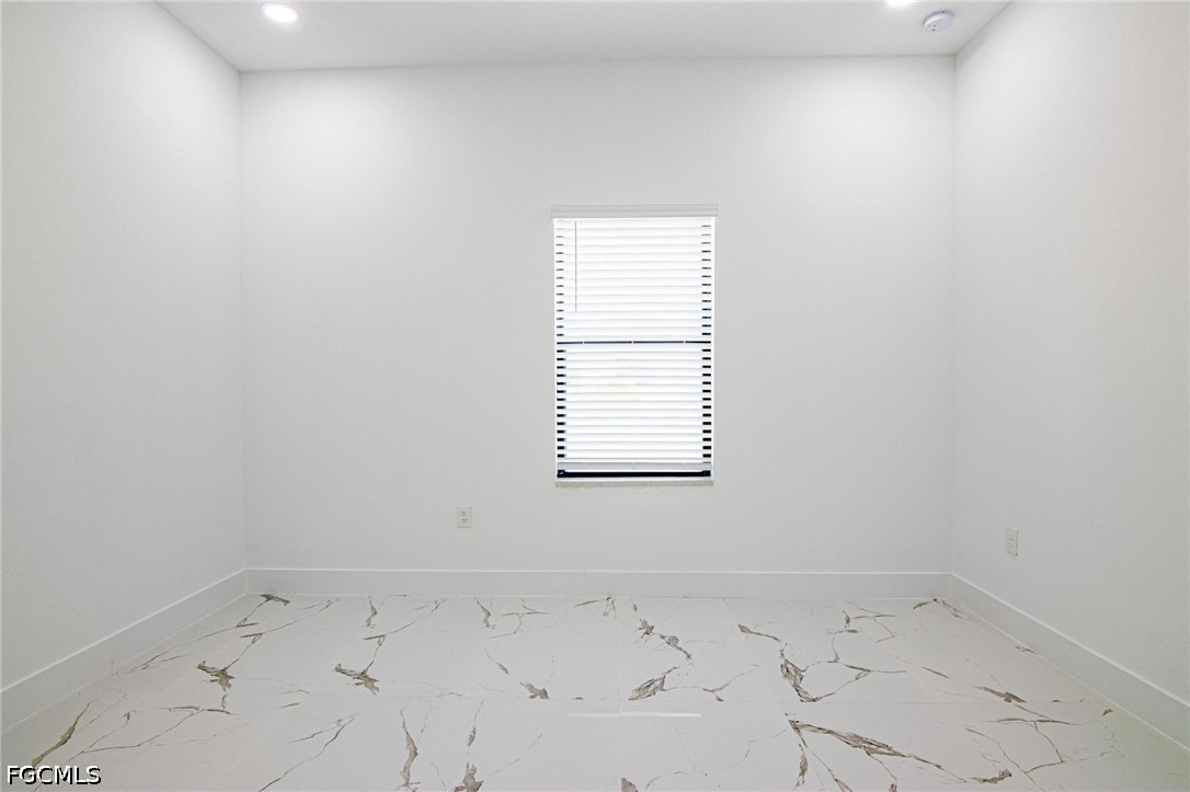 4 Bed SingleFamilyResidence for Sale in Lehigh Acres, photo 22