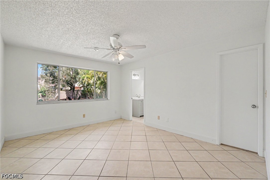 2 Bed SingleFamilyResidence for Sale in Cape Coral, photo 22
