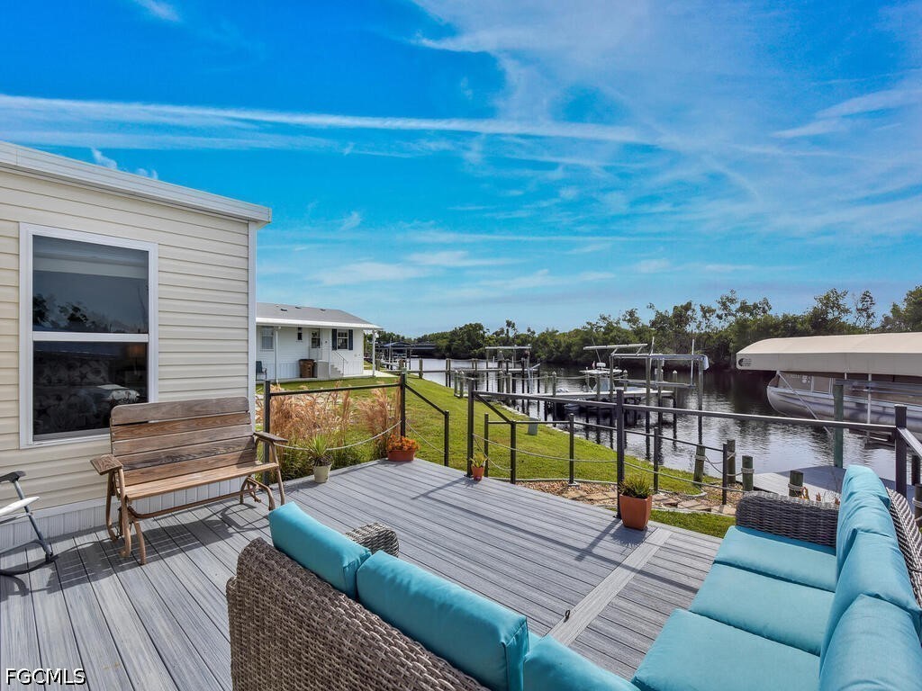 2 Bed Waterfront Home for Sale in Fort Myers, photo 22