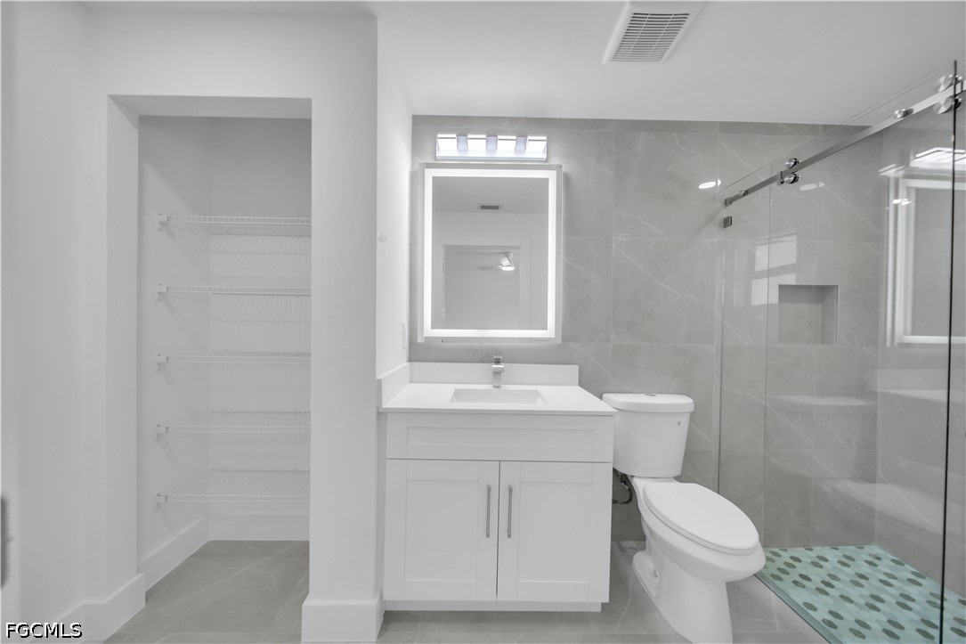 6 Bed Duplex for Sale in Lehigh Estates, photo 22