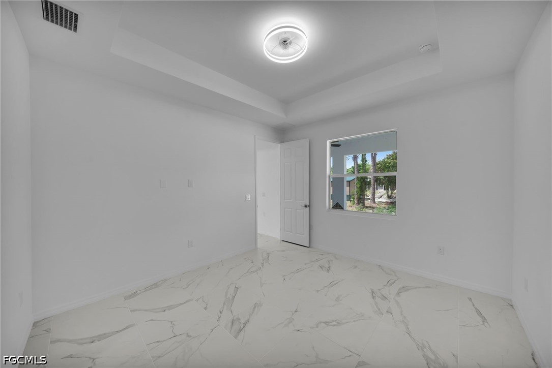 3 Bed SingleFamilyResidence for Sale in Lehigh Acres, photo 22