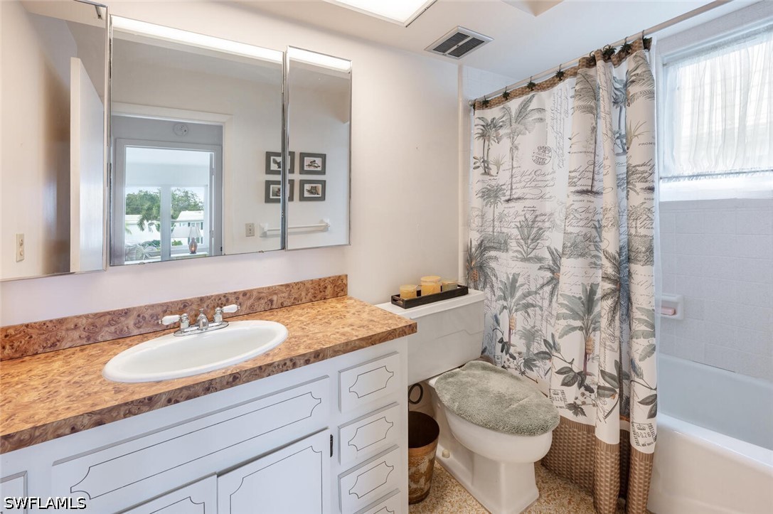 2 Bed Condominium for Sale in Palm Royal Apts, photo 22