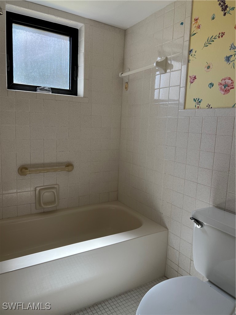 2 Bed Waterfront Home for Sale in Naples, FL, $310,000 — photo 23