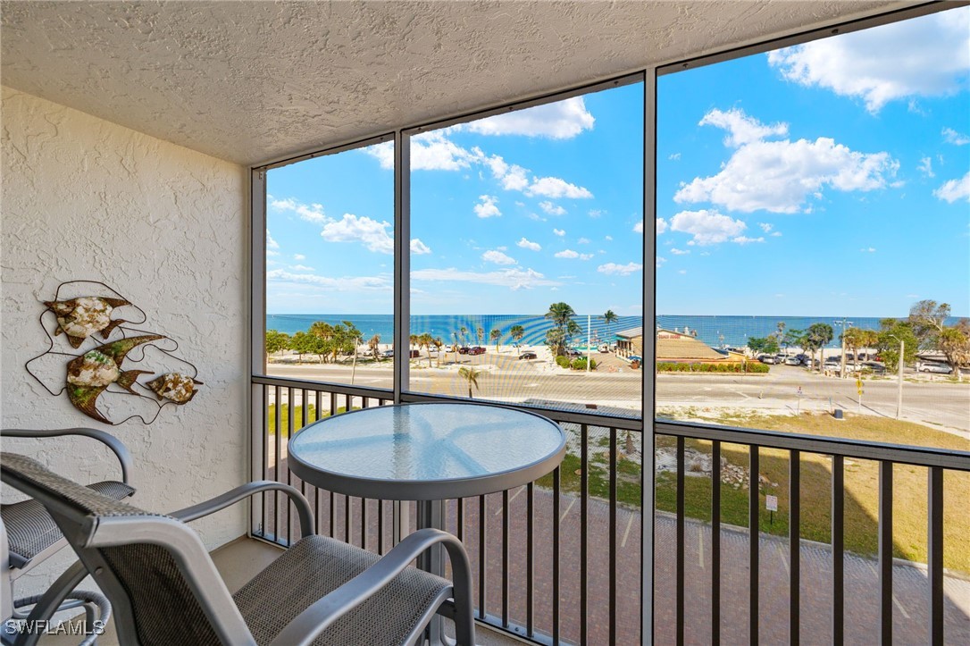 1 Bed Waterfront Home for Sale in Beach And Tennis Club, photo 23