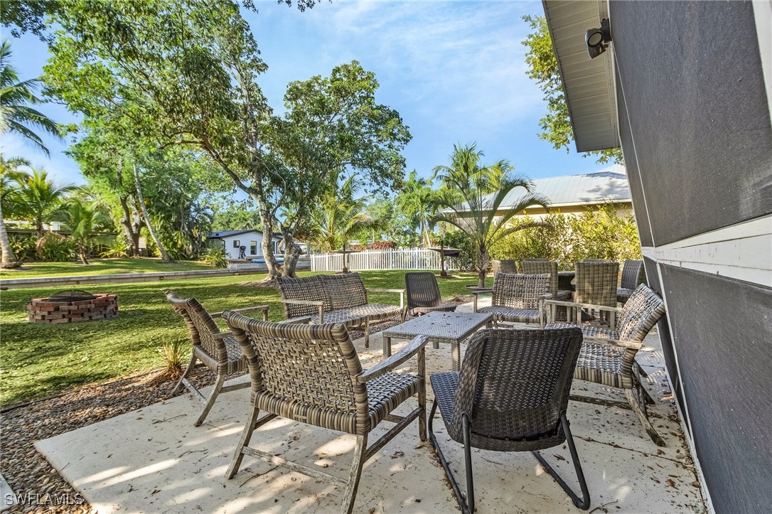 2 Bed Waterfront Home for Sale in Fort Myers, photo 23