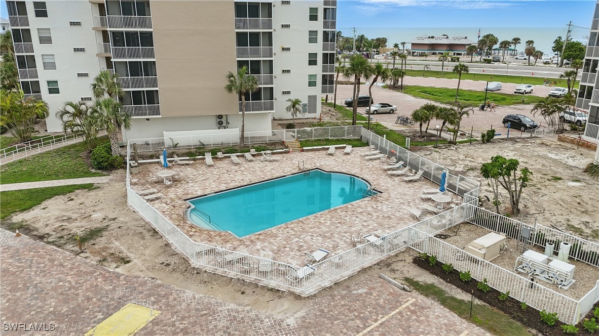 1 Bed Waterfront Home for Sale in Beach And Tennis Club, photo 23