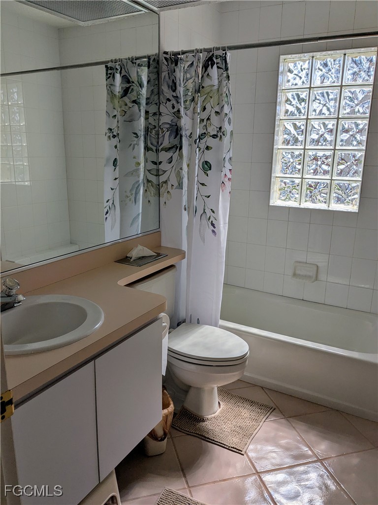 3 Bed SingleFamilyResidence for Sale in Seminole, FL — photo 23