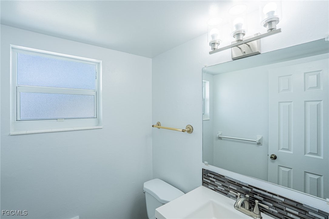 2 Bed Waterfront Home for Sale in Tropic Terrace, photo 23
