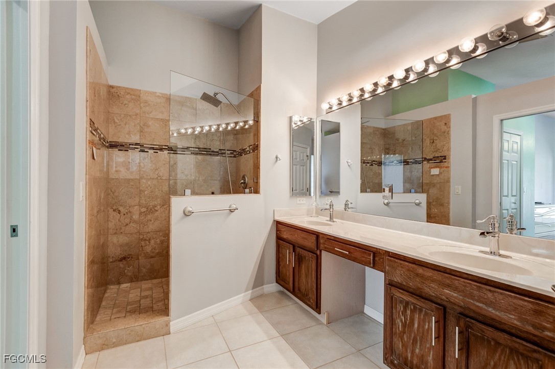 3 Bed SingleFamilyResidence for Sale in Fort Myers, FL — photo 23