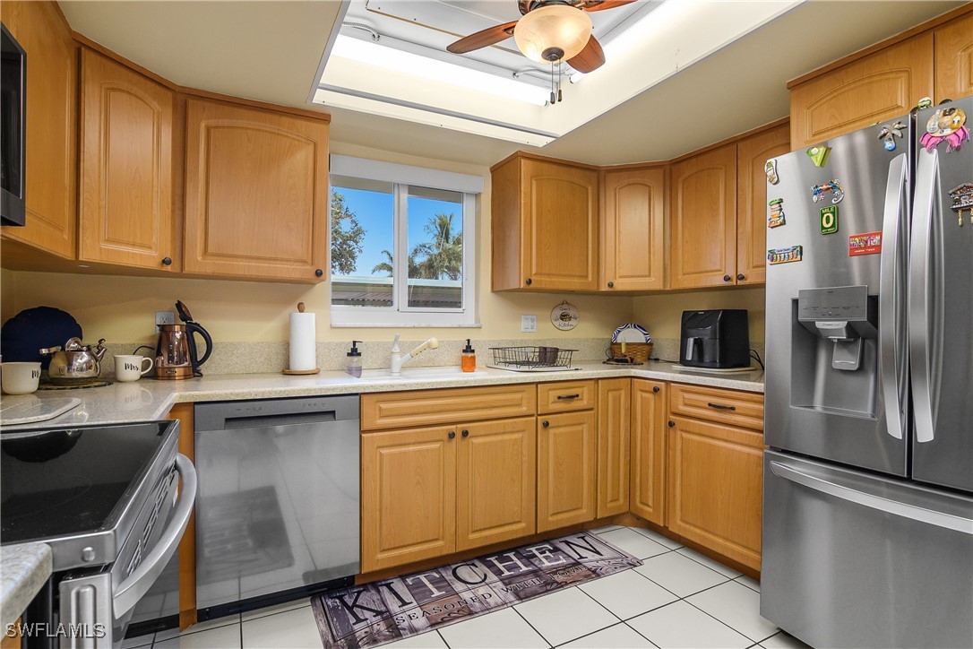 2 Bed Condominium for Sale in Montego Manor, FL, $199,900 — photo 23
