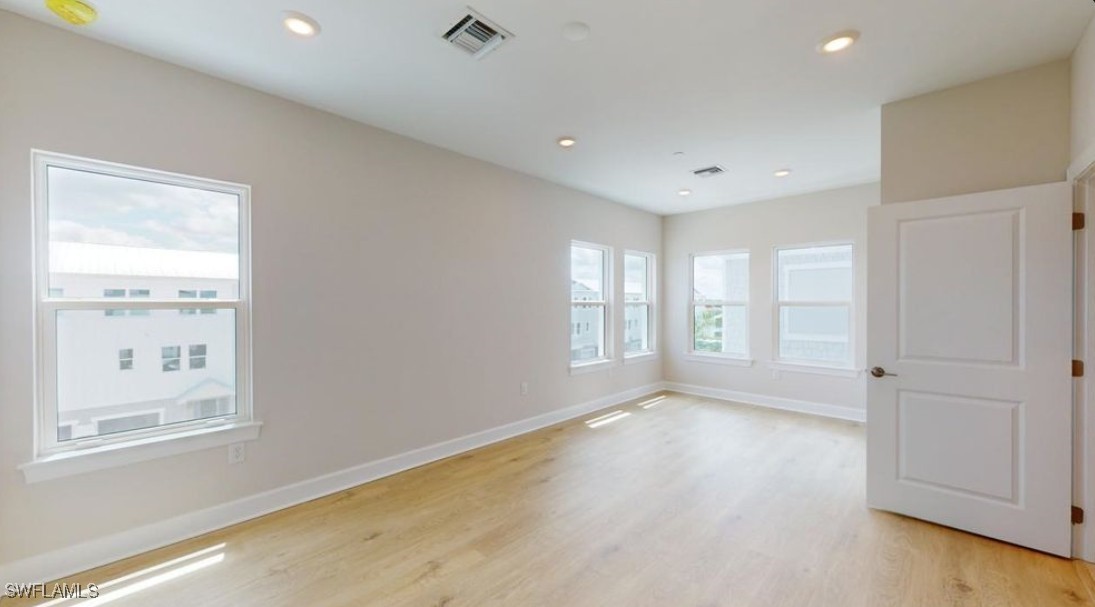 4 Bed Condominium for Sale in Seahaven, photo 23