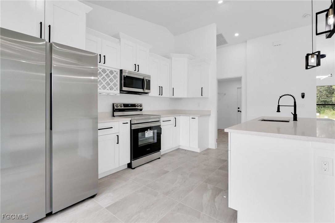 3 Bed SingleFamilyResidence for Sale in Lehigh Acres, photo 23