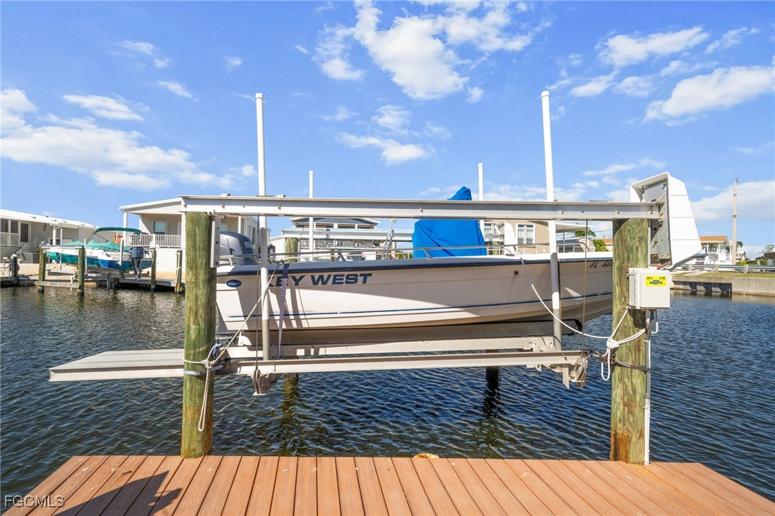 2 Bed Waterfront Home for Sale in St James City, photo 23