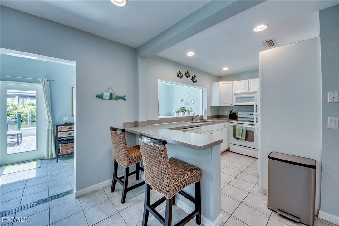 2 Bed Waterfront Home for Sale in Bokeelia, photo 23