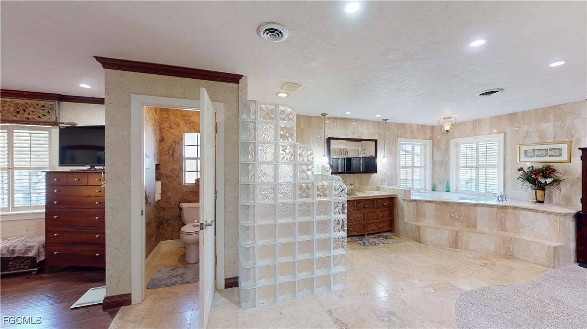 3 Bed Pool Home for Sale in Meadows, photo 23