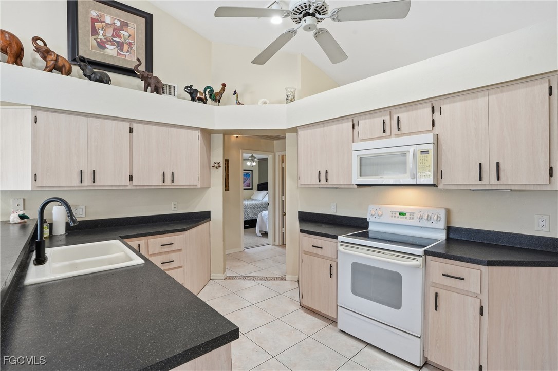 3 Bed Pool Home for Sale in Cape Coral, photo 23