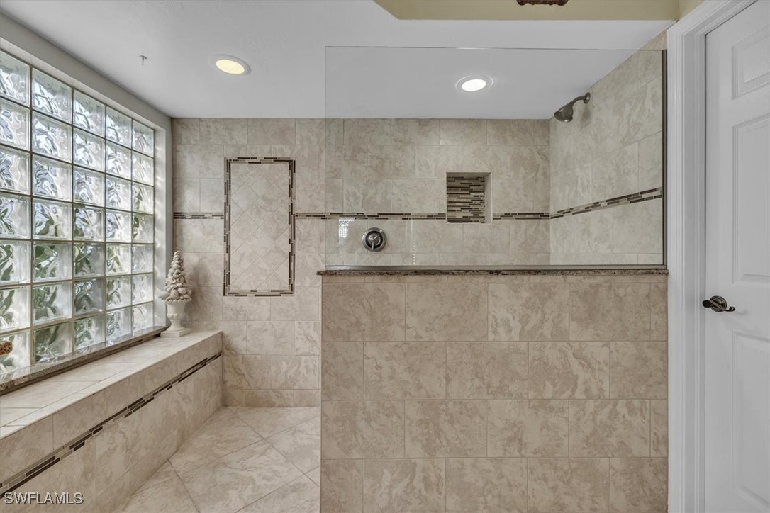 2 Bed SingleFamilyResidence for Sale in North Fort Myers, FL — photo 23