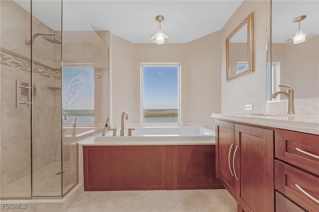 2 Bed Waterfront Home for Sale in Waterside At Bay Beach, photo 23