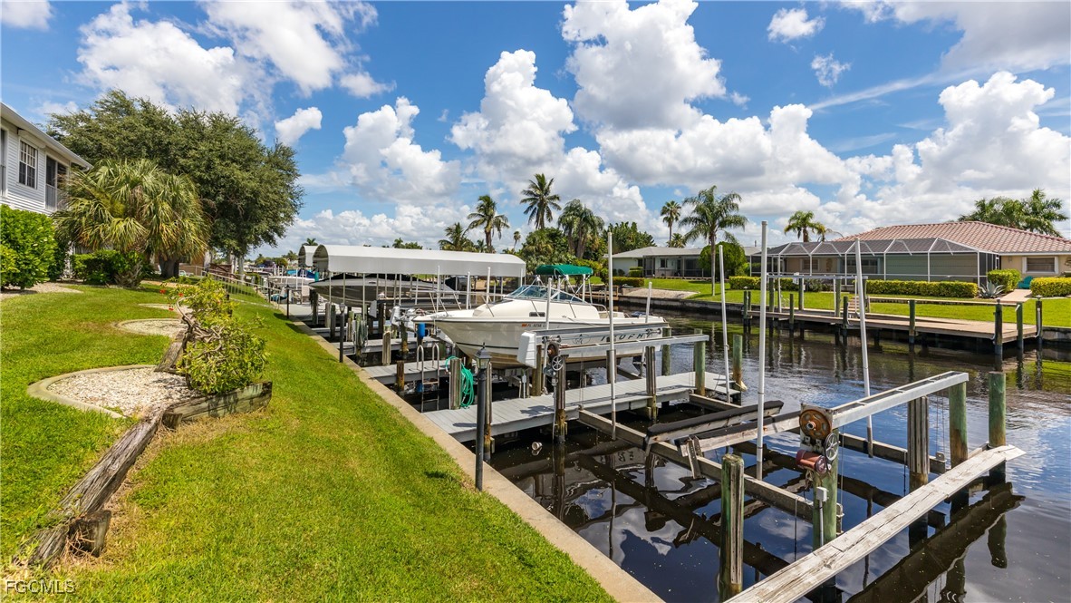 2 Bed Waterfront Home for Sale in Cape Coral, photo 23
