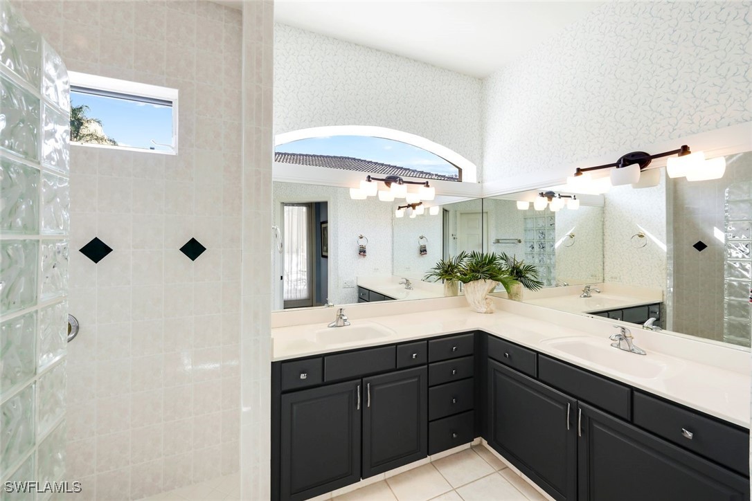 2 Bed SingleFamilyResidence for Sale in Naples, photo 23