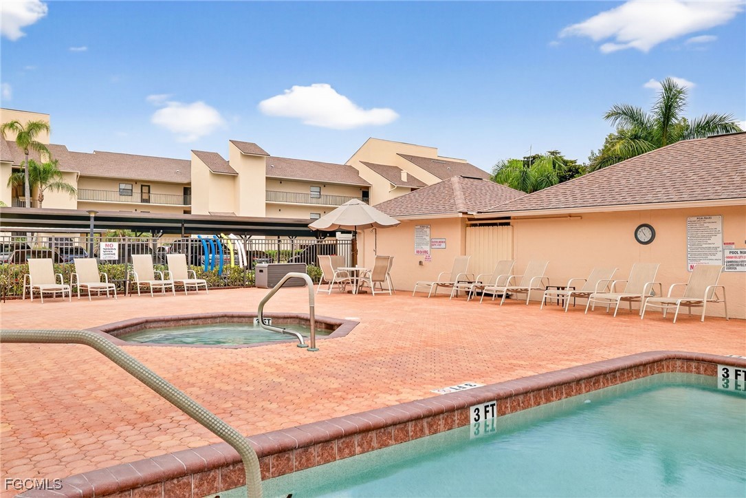 2 Bed Condominium for Sale in Fort Myers, FL, $150,000 — photo 23